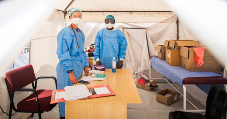 Læger uden Grænser hjælper med at bekæmpe smitten i Sydafrika bl.a. med personale, udstyr og behandling samt støtte til udsatte hospitaler.